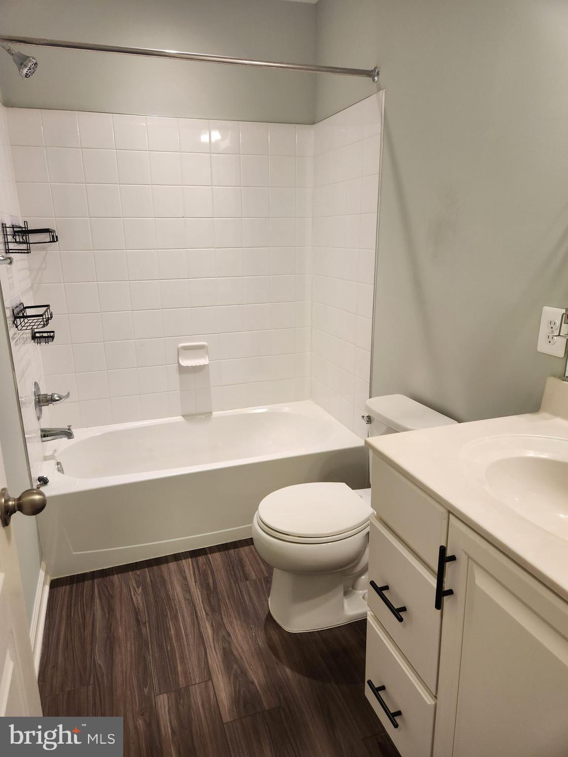 OVERLOOK AT RIVERSIDE - Residential Lease