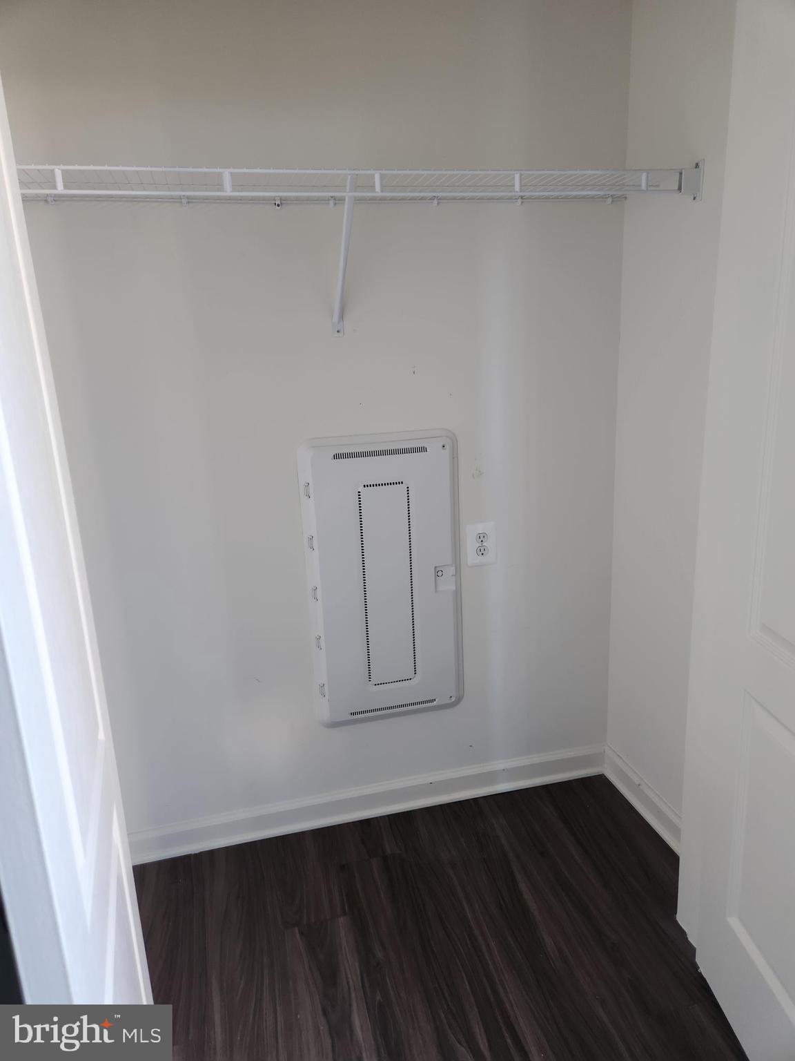 OVERLOOK AT RIVERSIDE - Residential Lease