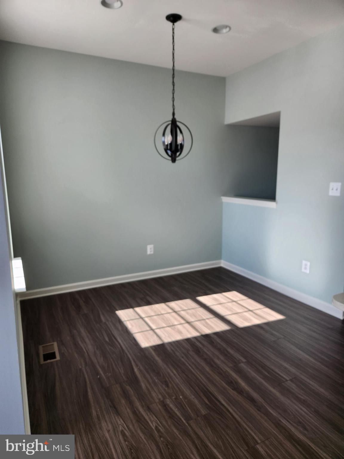 OVERLOOK AT RIVERSIDE - Residential Lease