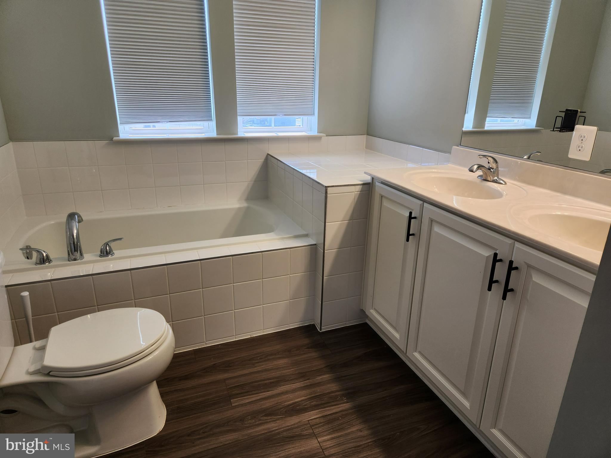 OVERLOOK AT RIVERSIDE - Residential Lease