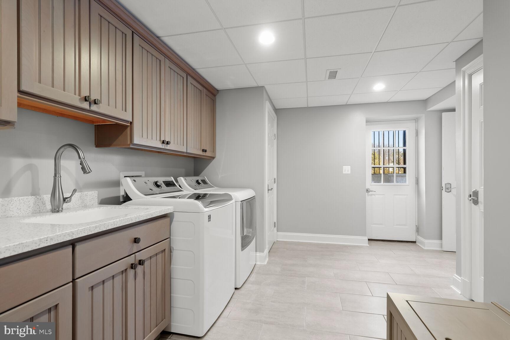 OAKWOOD OVERLOOK - Residential