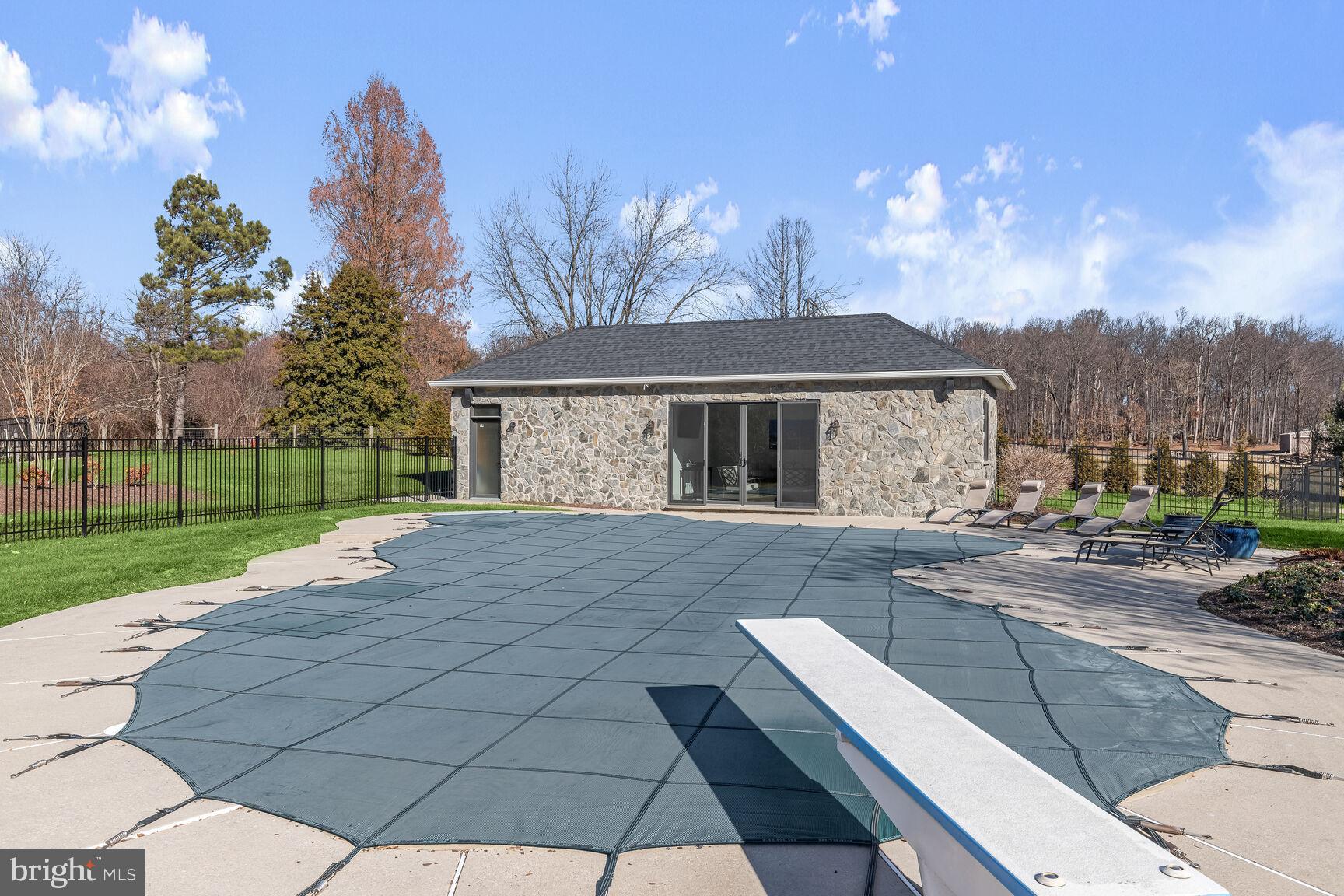 OAKWOOD OVERLOOK - Residential