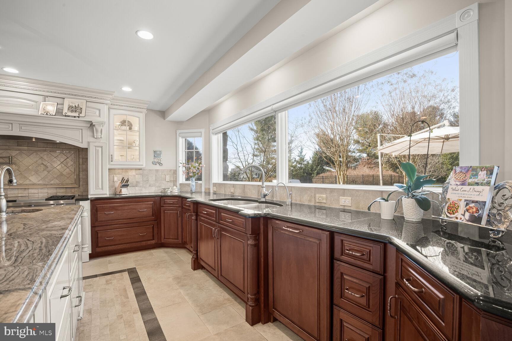 OAKWOOD OVERLOOK - Residential