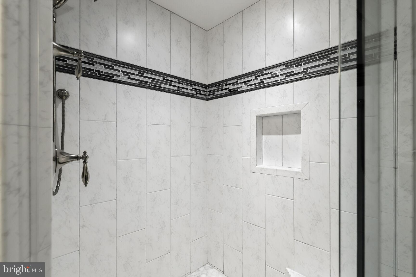 OAKWOOD OVERLOOK - Residential