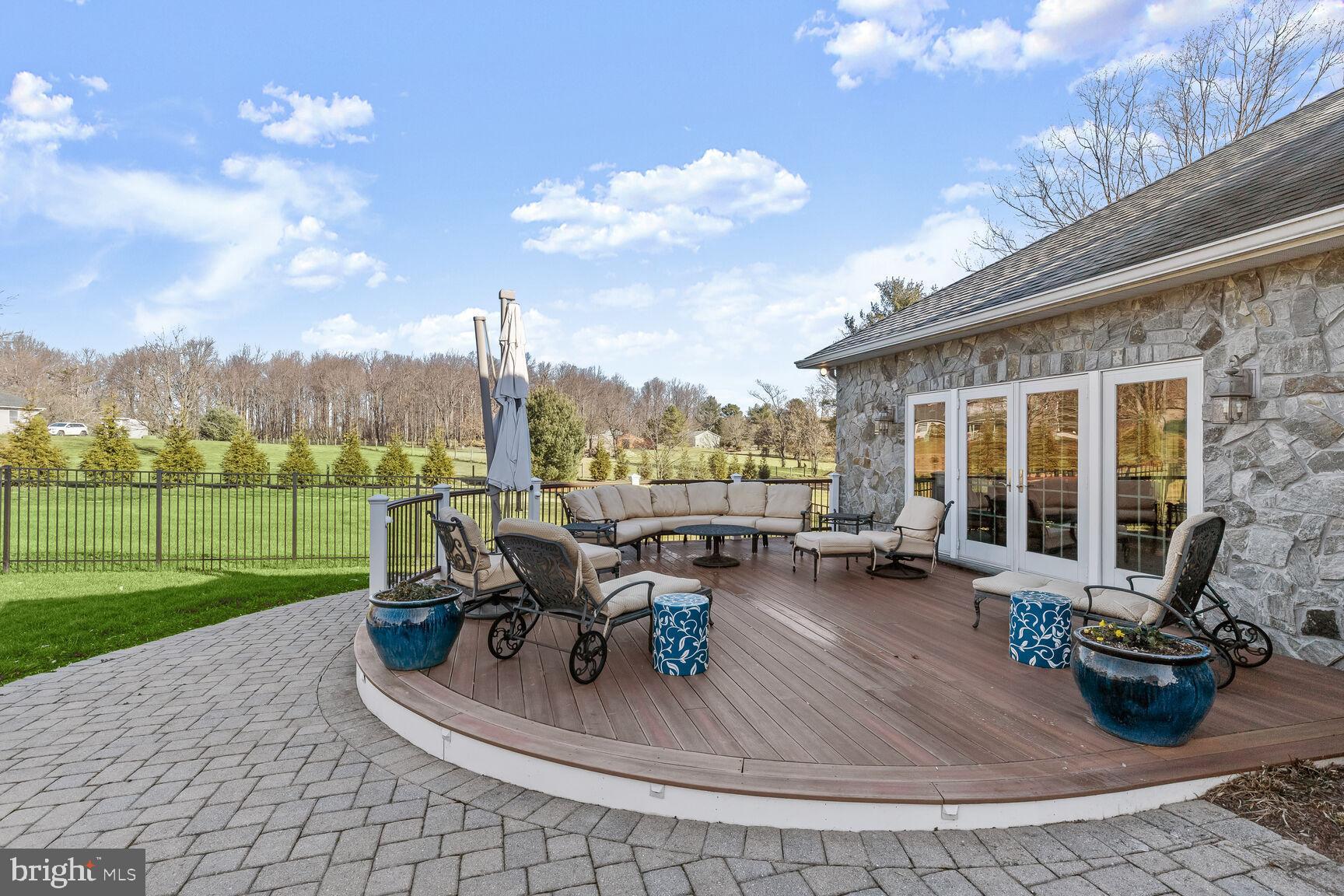 OAKWOOD OVERLOOK - Residential