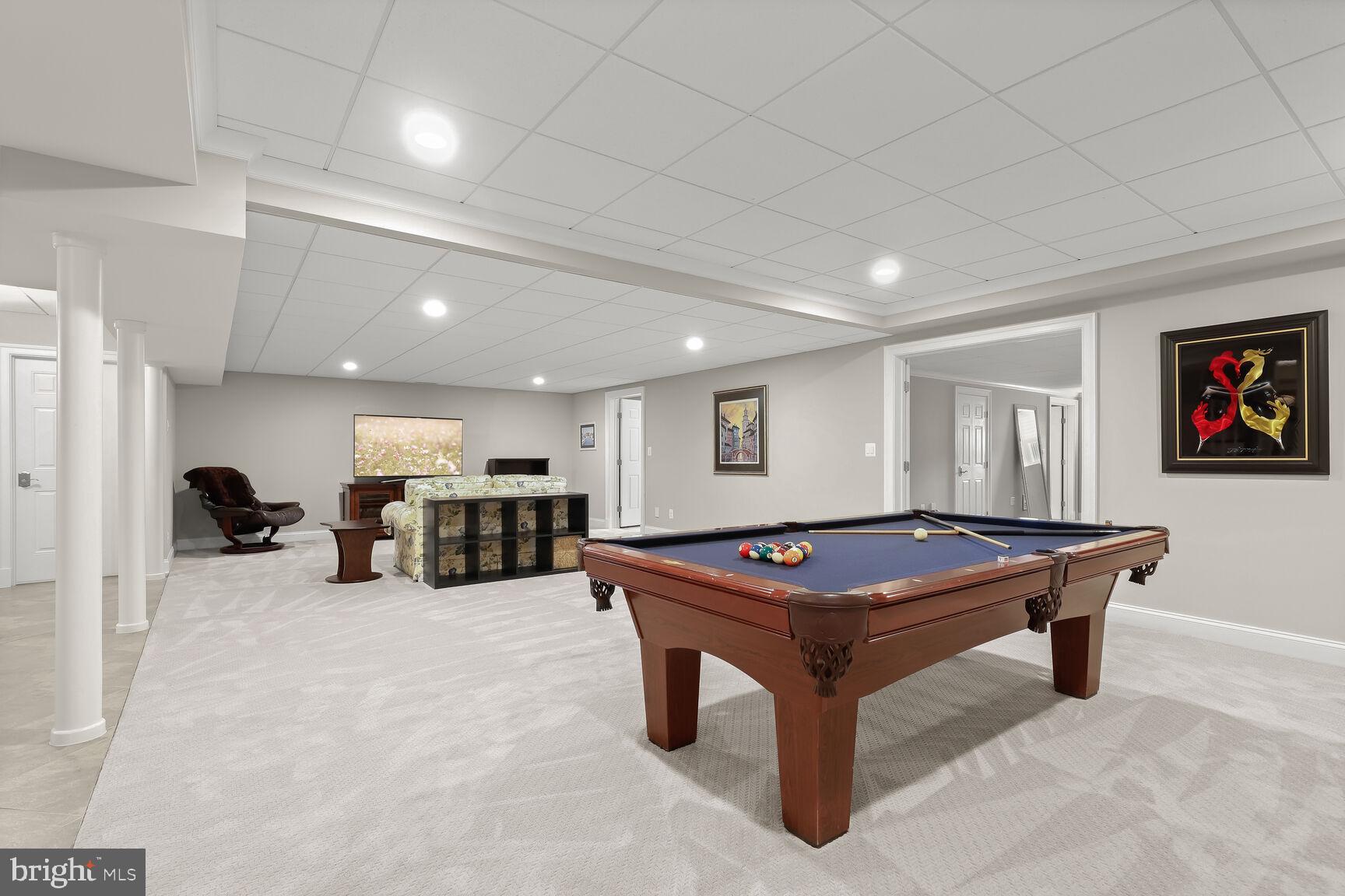 OAKWOOD OVERLOOK - Residential