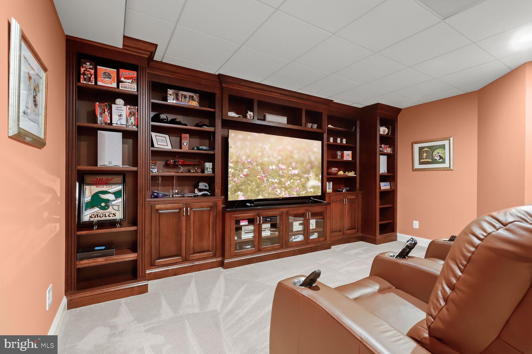 OAKWOOD OVERLOOK - Residential