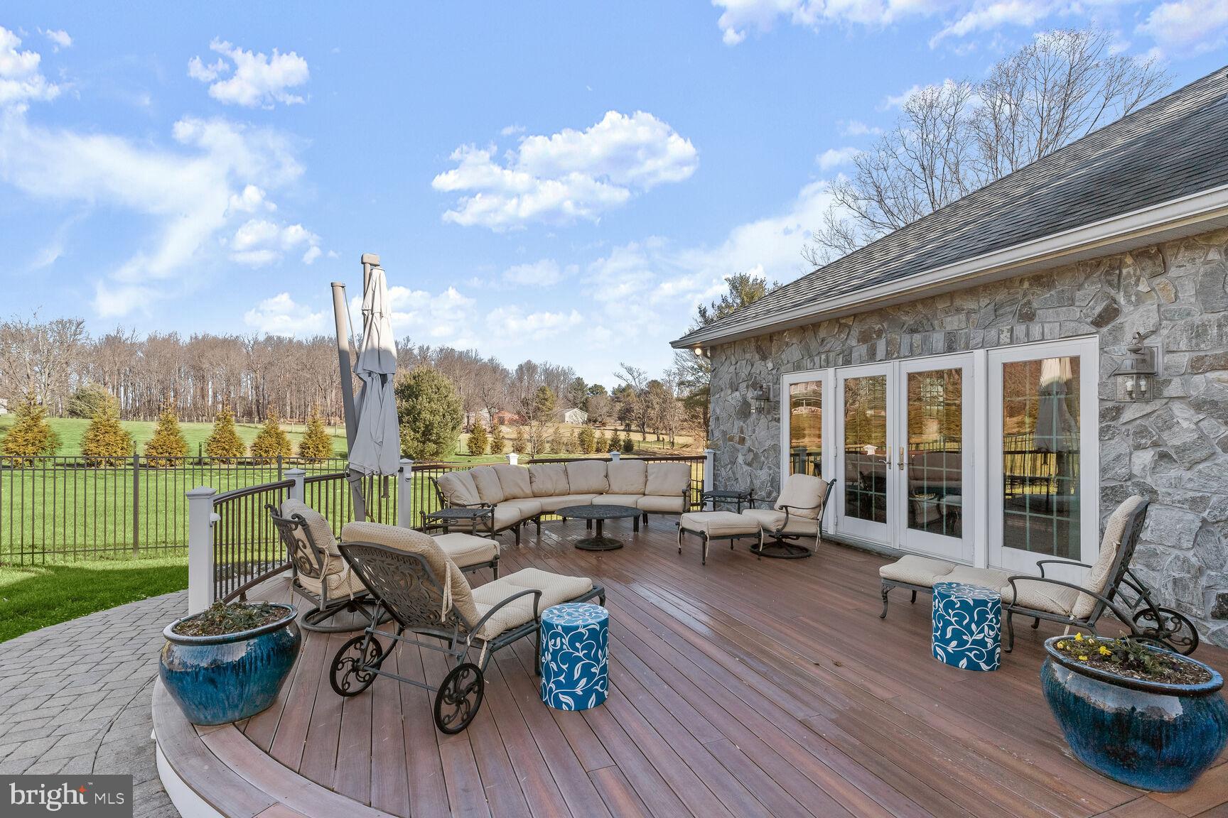 OAKWOOD OVERLOOK - Residential