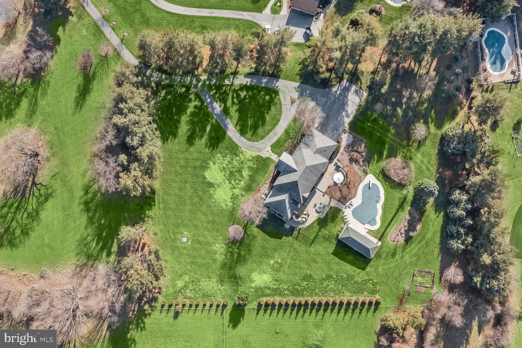 OAKWOOD OVERLOOK - Residential