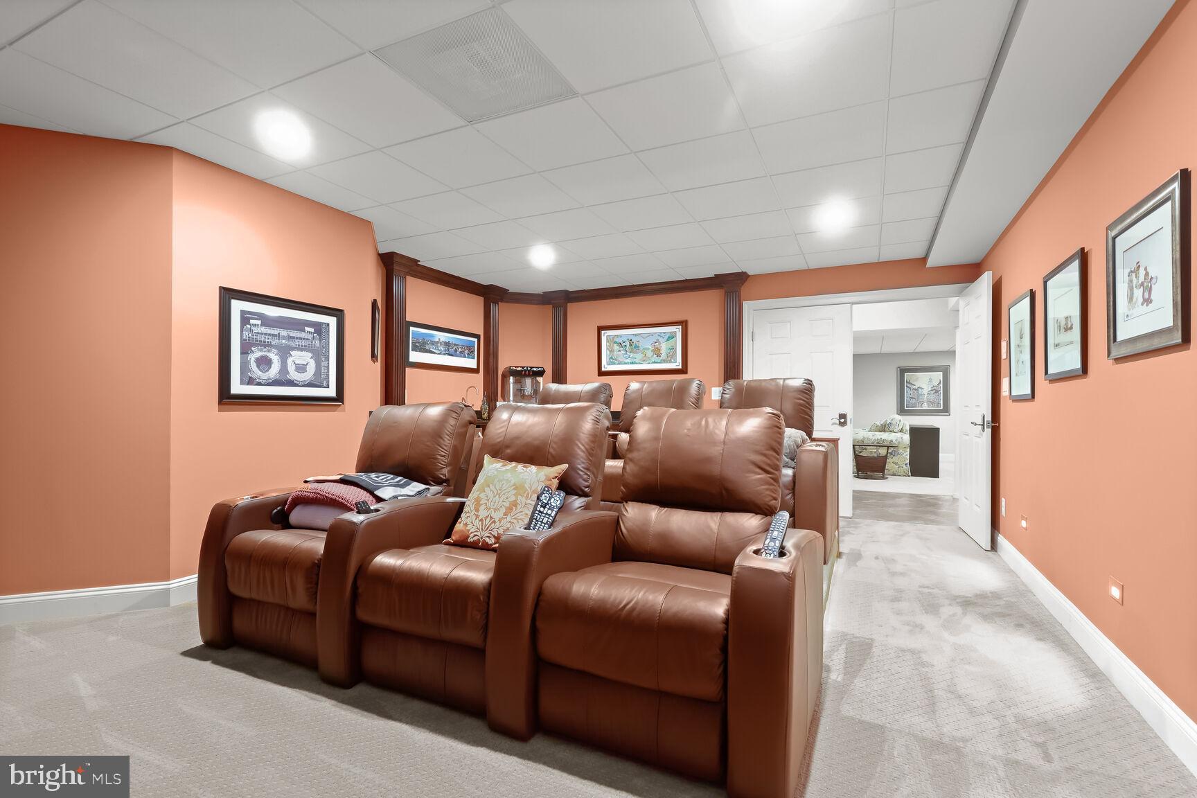 OAKWOOD OVERLOOK - Residential