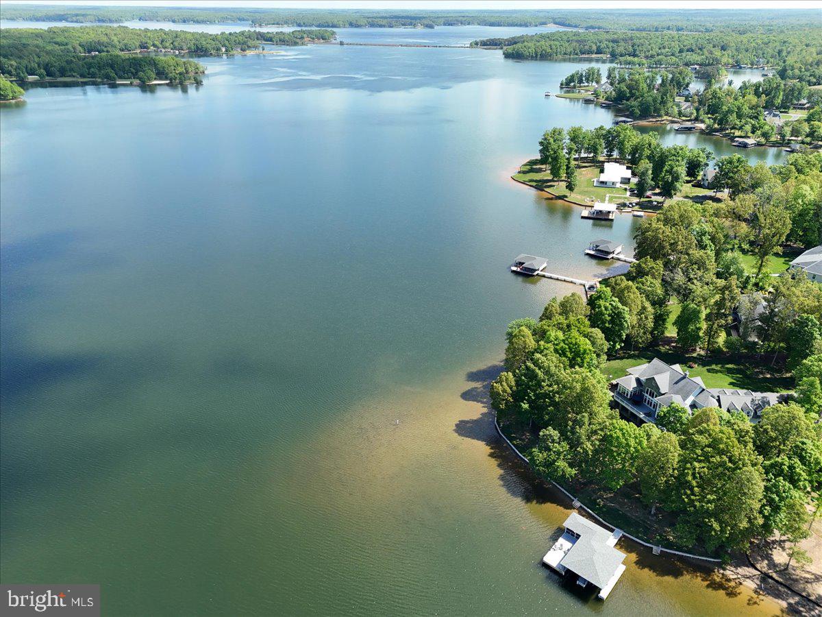 NOAH'S LANDING - Residential