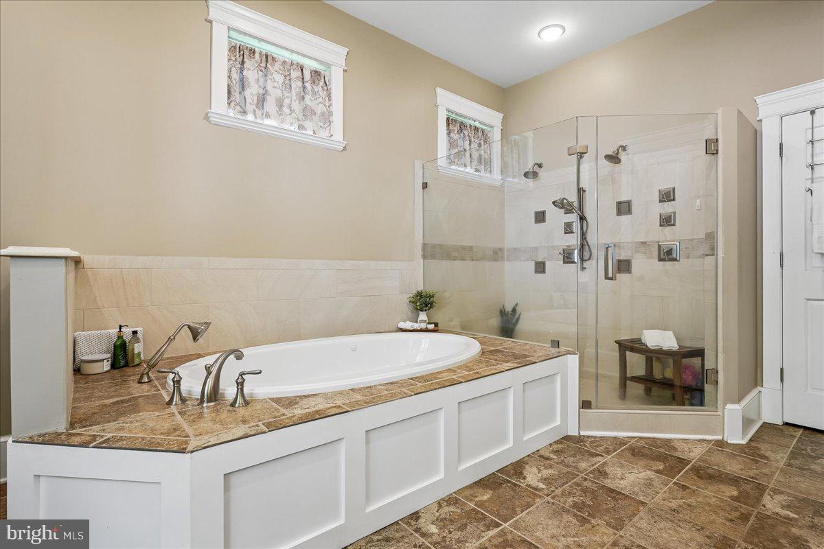 NOAH'S LANDING - Residential