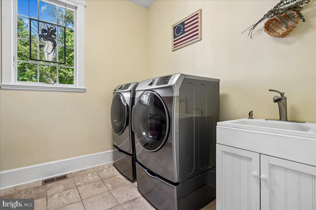 NOAH'S LANDING - Residential