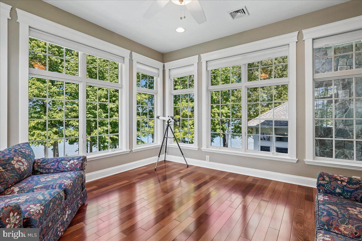 NOAH'S LANDING - Residential