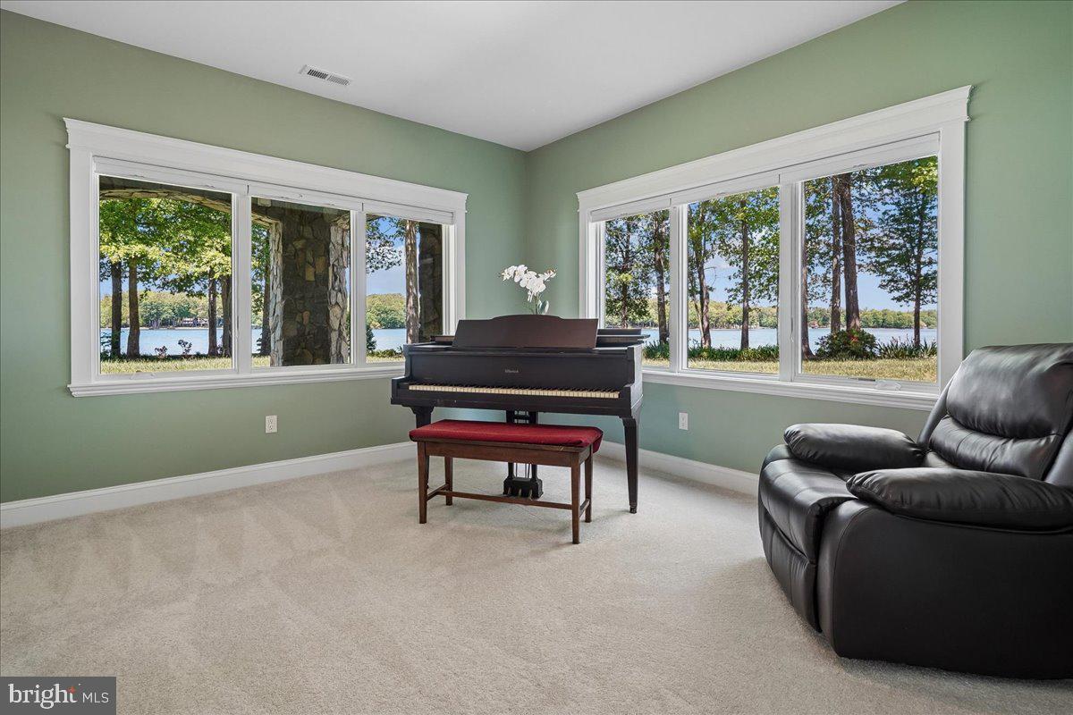 NOAH'S LANDING - Residential