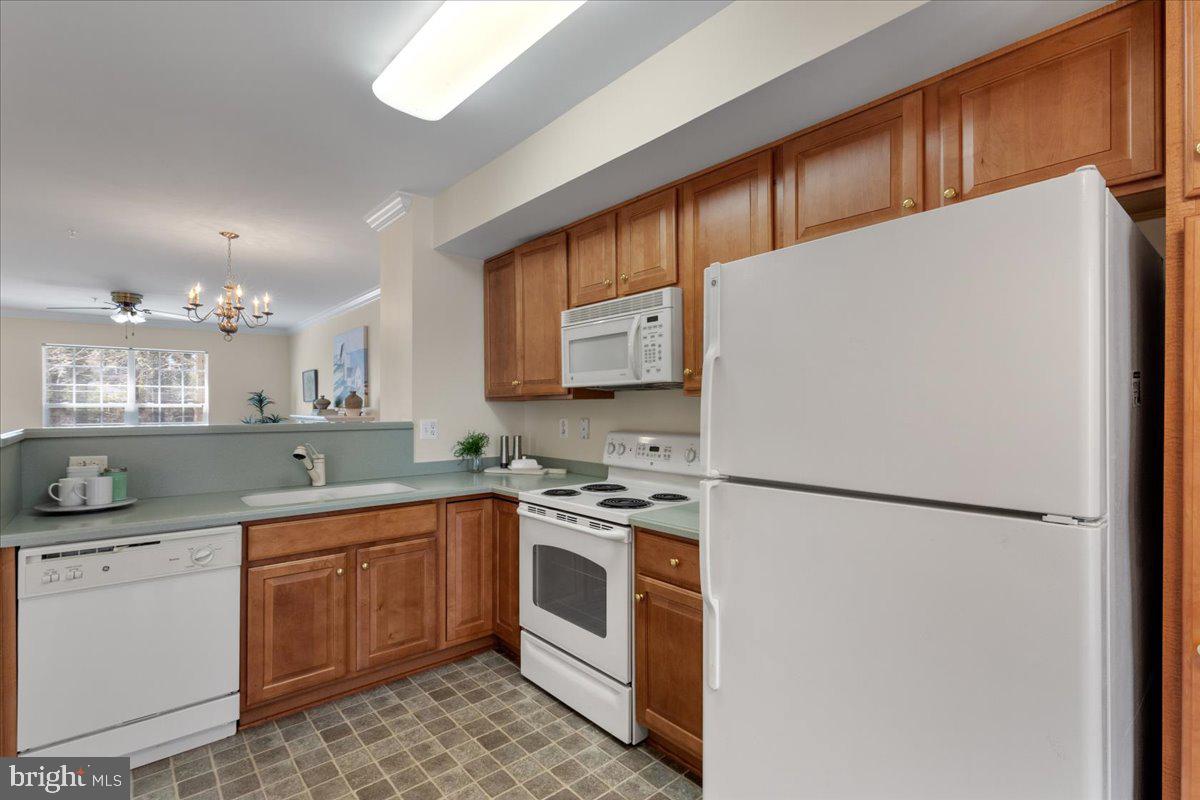 THE HIDEAWAY AT OLD ADMIRAL - Residential