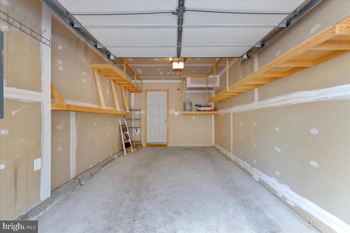 THE HIDEAWAY AT OLD ADMIRAL - Residential