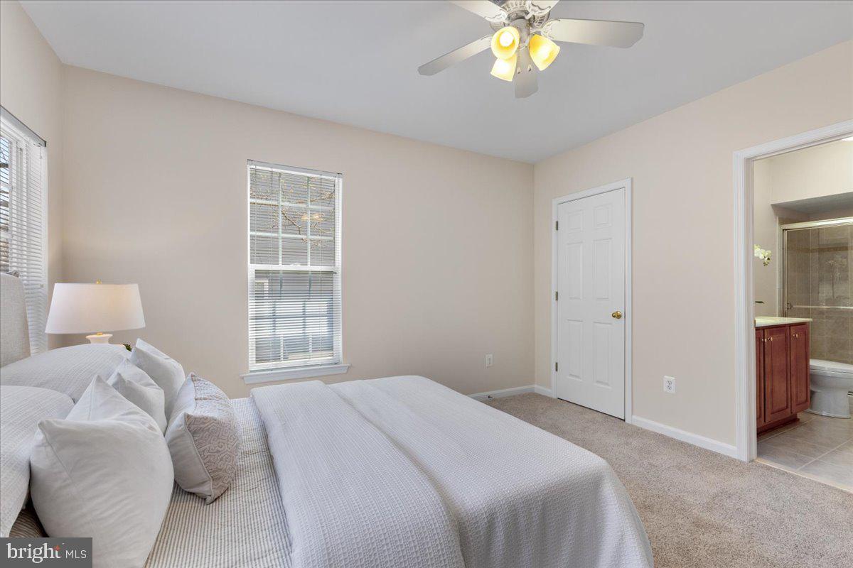 THE HIDEAWAY AT OLD ADMIRAL - Residential