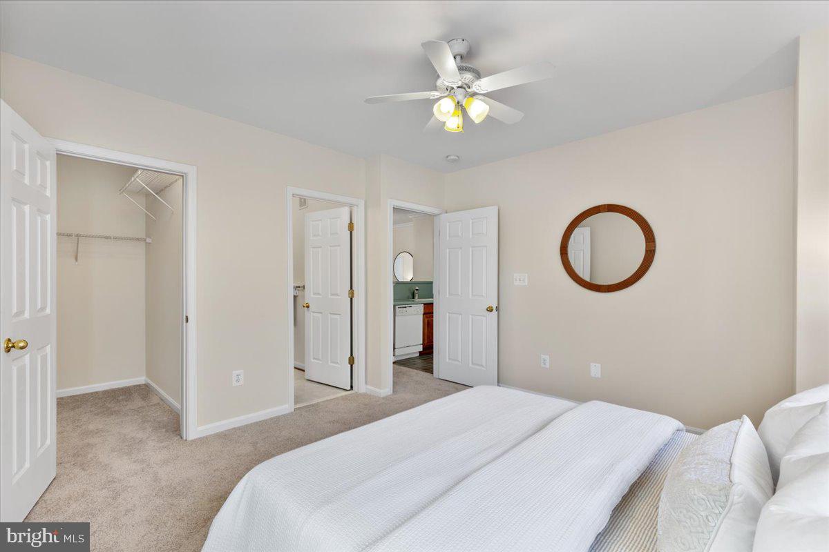 THE HIDEAWAY AT OLD ADMIRAL - Residential