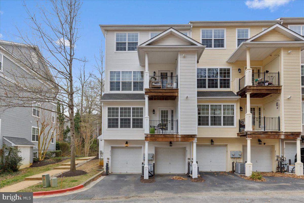 THE HIDEAWAY AT OLD ADMIRAL - Residential