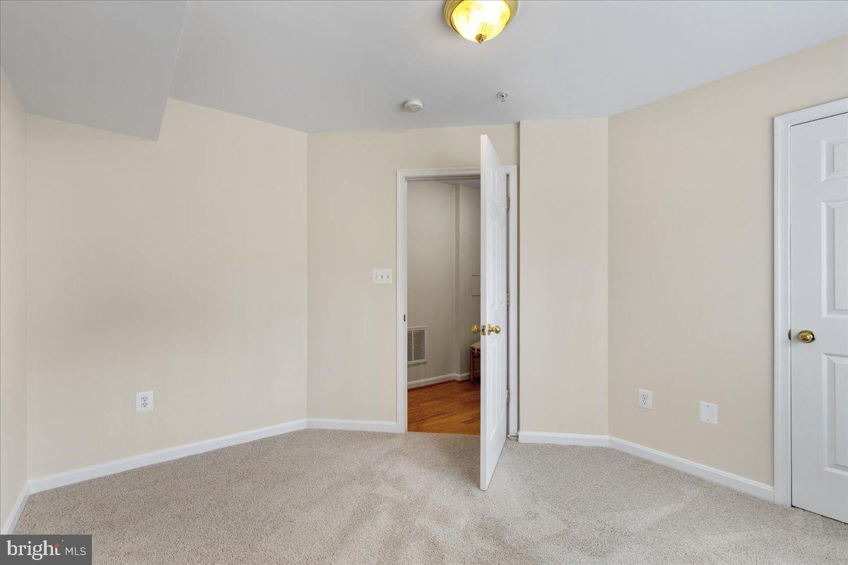 THE HIDEAWAY AT OLD ADMIRAL - Residential