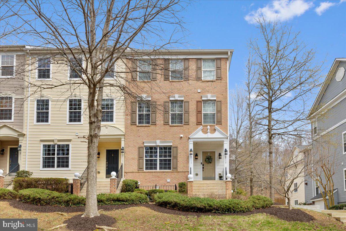 THE HIDEAWAY AT OLD ADMIRAL - Residential