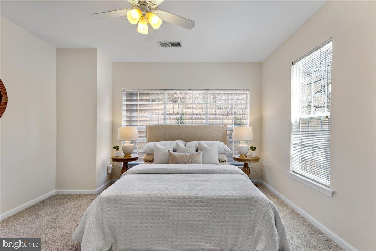 THE HIDEAWAY AT OLD ADMIRAL - Residential