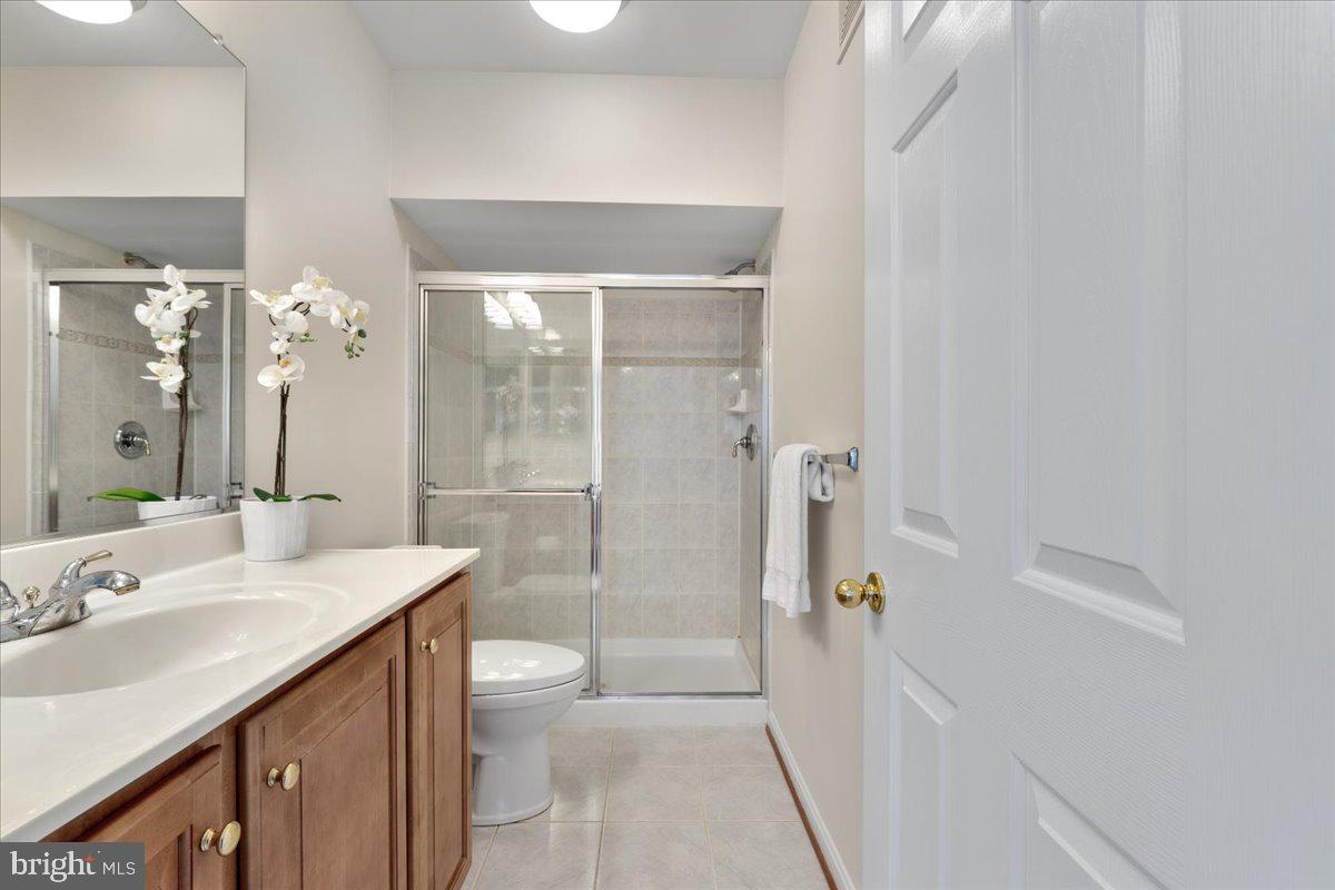 THE HIDEAWAY AT OLD ADMIRAL - Residential