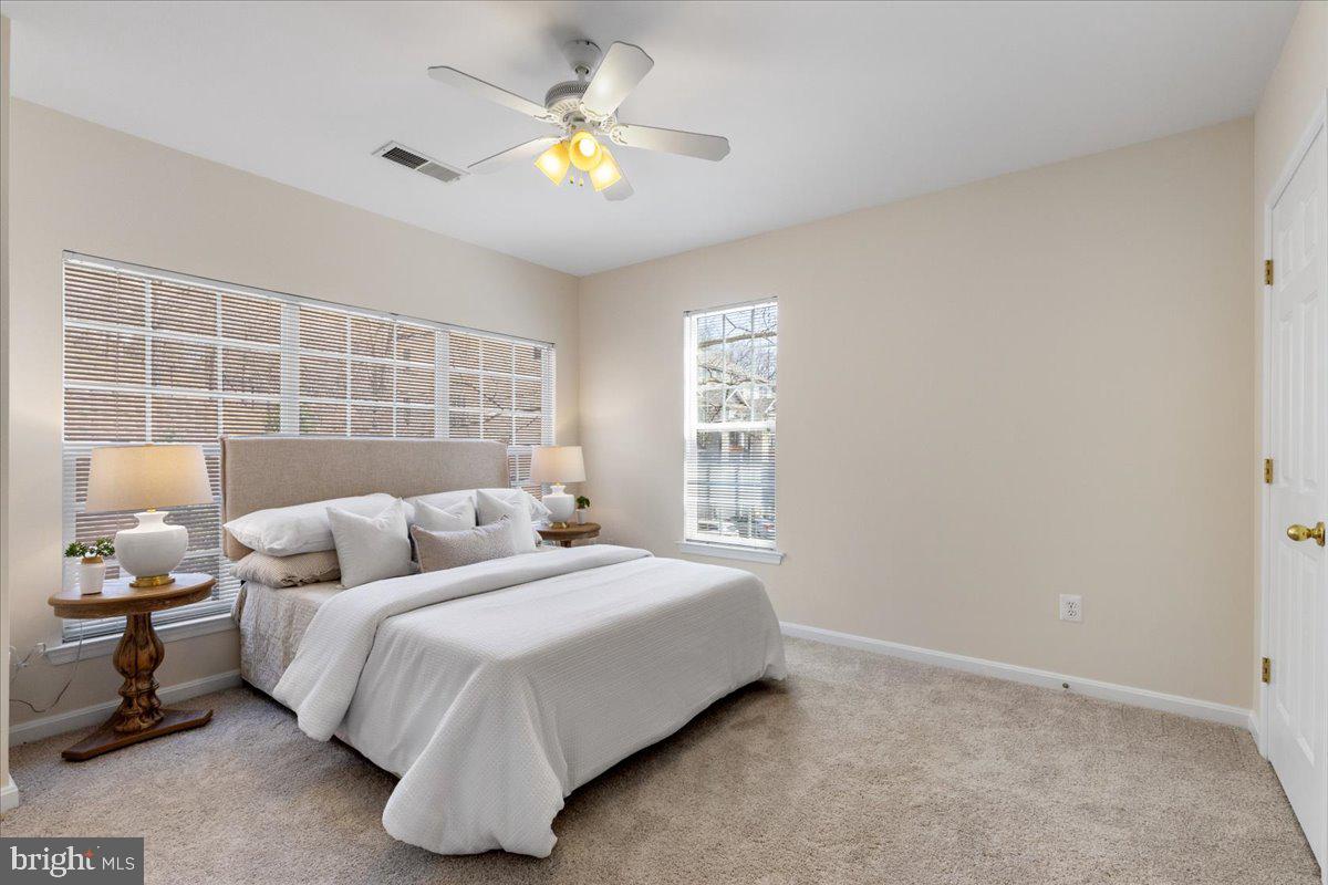 THE HIDEAWAY AT OLD ADMIRAL - Residential