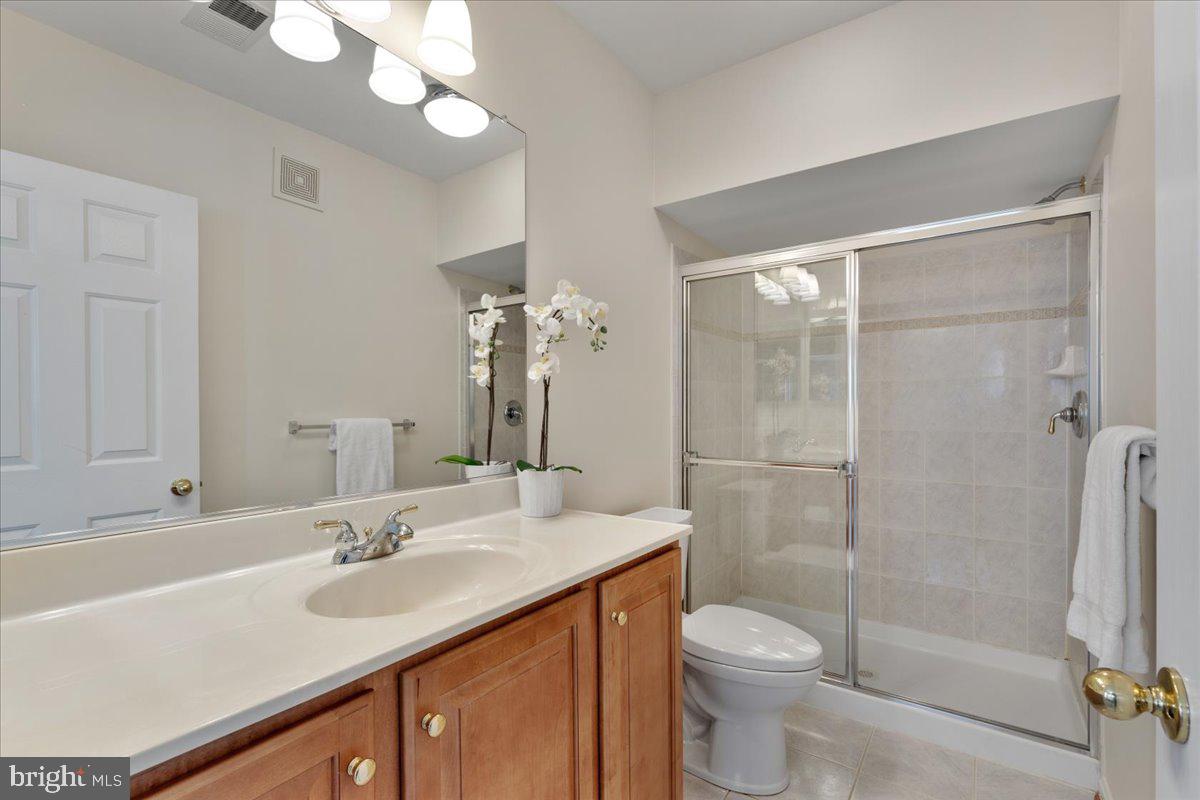 THE HIDEAWAY AT OLD ADMIRAL - Residential