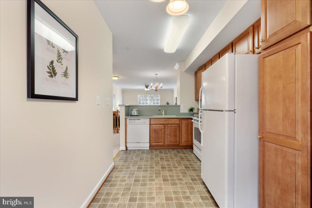 THE HIDEAWAY AT OLD ADMIRAL - Residential