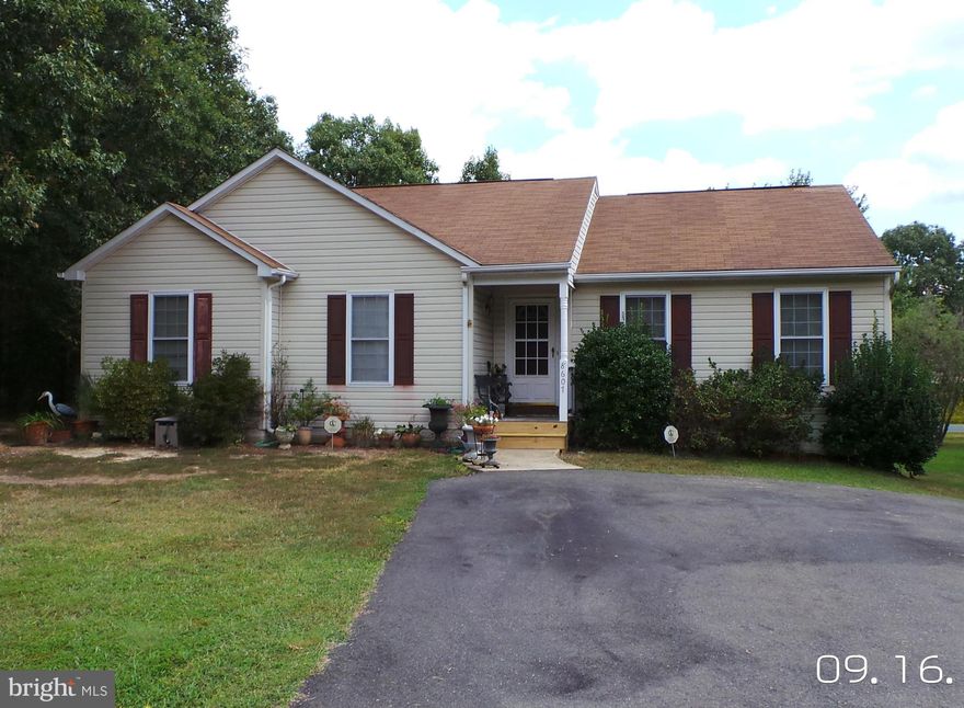 NEWLY REDUCED PRICE!!! Don't miss this lovely 3 bedroom, 2 bath rambler located on a cul-de-sac.  This home is nicely landscaped and includes a storage shed in the backyard.  It features a large 17x15 living room, a spacious kitchen and dining area and a 10x15 walk-in master bedroom closet.  This lovely neighborhood is located close to I-95 and shopping galore!  Showings by appointment only.