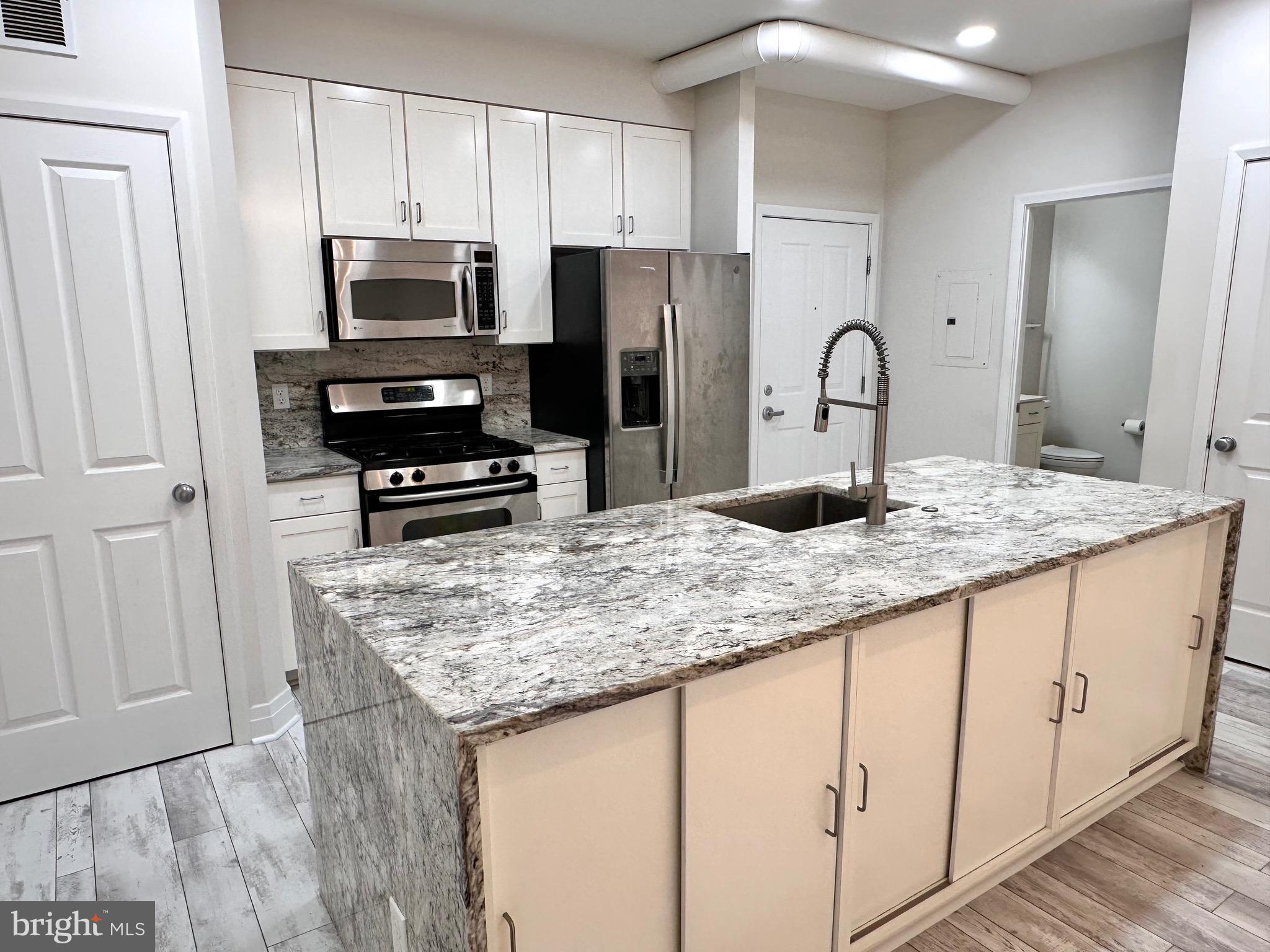 1201 N GARFIELD STREET 408