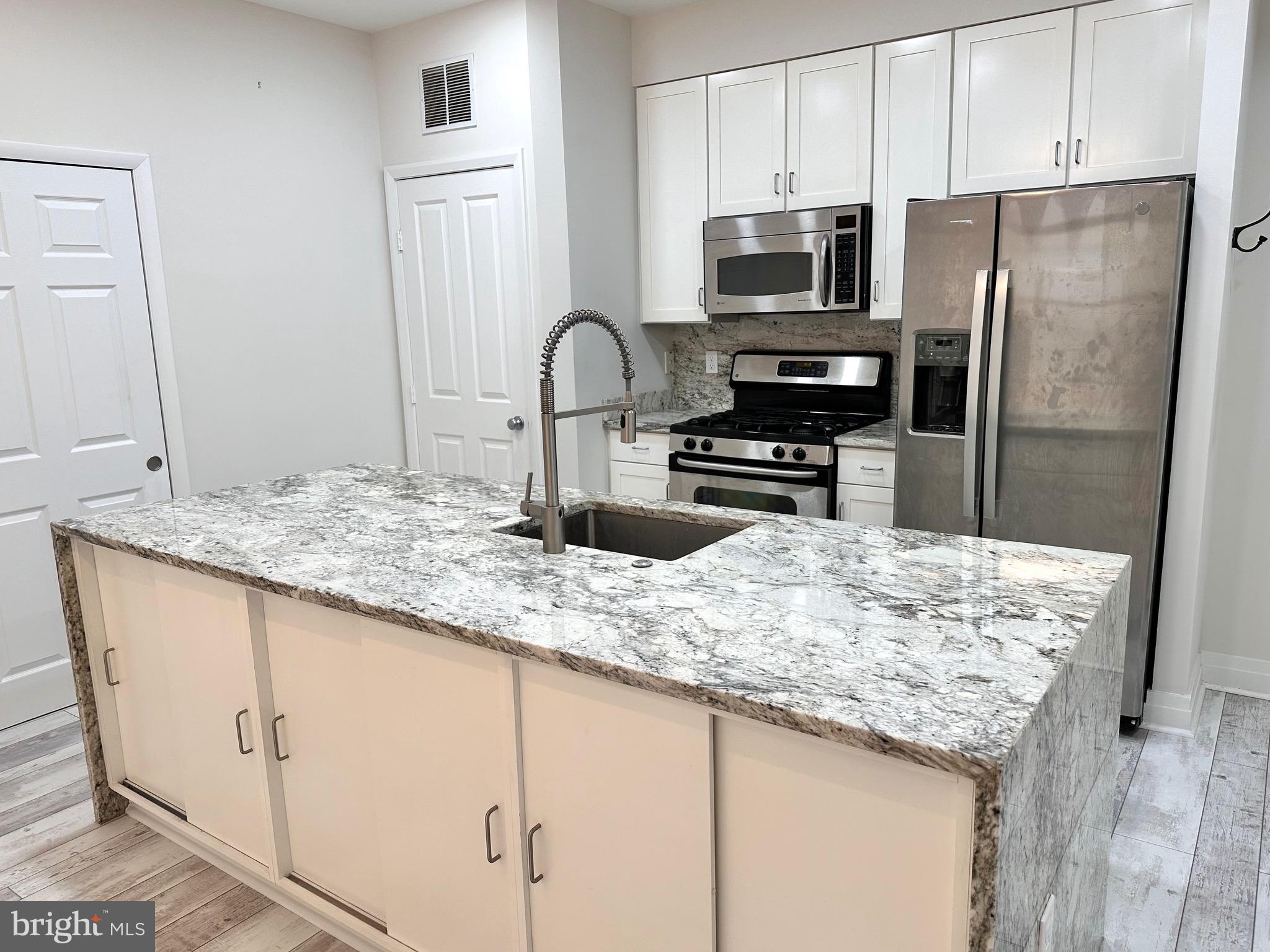 1201 N GARFIELD STREET 408