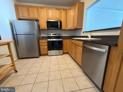 8615 WANDERING FOX TRL 208 ODENTON MD 21113