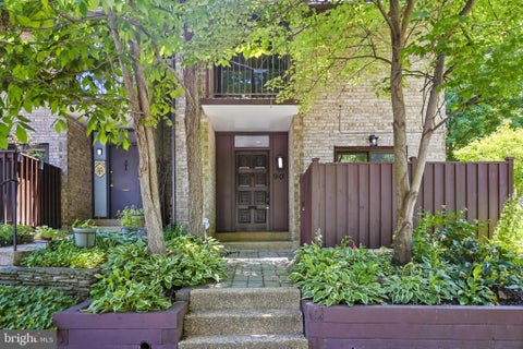 Townhouse For Sale - 9201 Three Oaks Drive<br/> SILVER SPRING, MD 20901