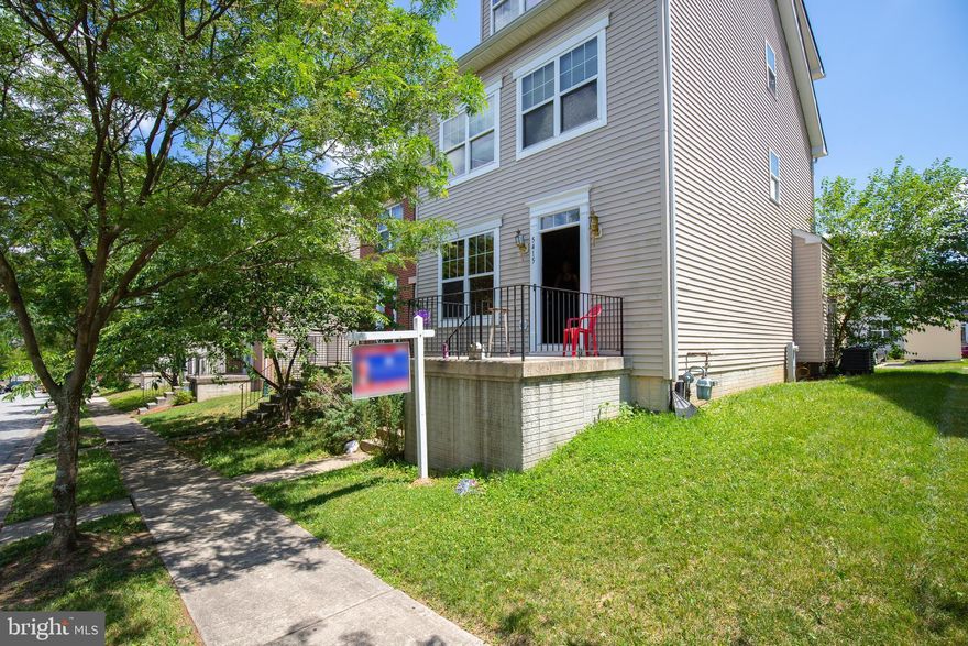 FANTASTIC INVESTMENT OPPORTUNITY! 1,700+ SQ. FT. TOWNHOME IN NEWER COMMUNITY WITH 2 CAR PARKING!  Property needs work but has an open floor plan, 2nd level w/ 2 bedrooms w/ walk-in closets, and 1 full bath, 3rd level Master suite w/ walk-in closet and full bath w/ double sinks, soaking tub, and separate shower, bedroom level laundry, full basement that has been framed out to add more living space, rear deck, and 2 car driveway parking!  Professionally negotiated short sale. Sold As-Is! Seller will make no repairs!