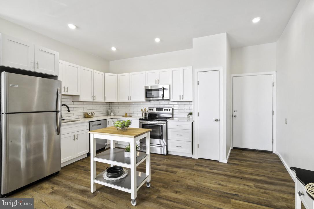 GERMANTOWN - Commercial Sale