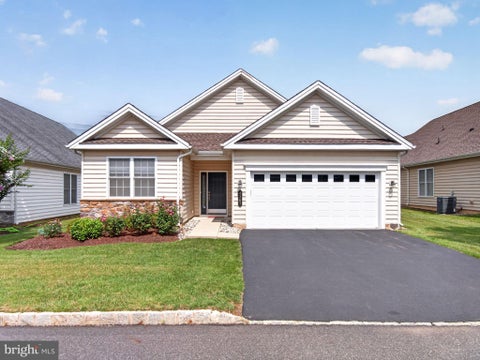 Homes For Sale - 4367 Colonial Lane<br/> Lehigh County, CENTER VALLEY, PA 18034