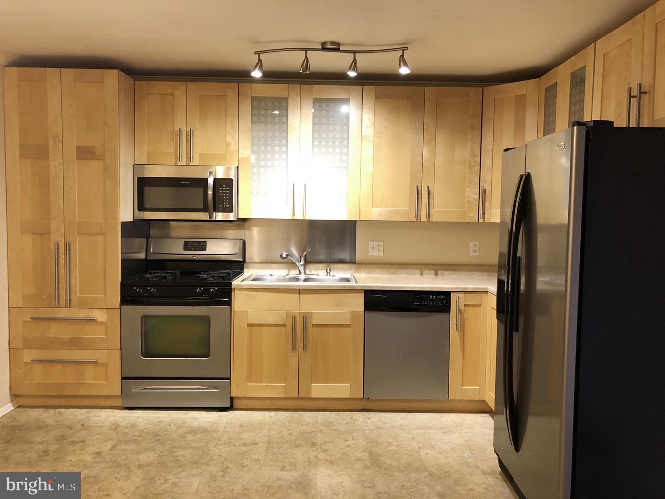 DALE CITY - Residential Lease