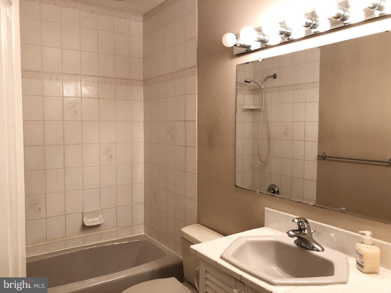 DALE CITY - Residential Lease