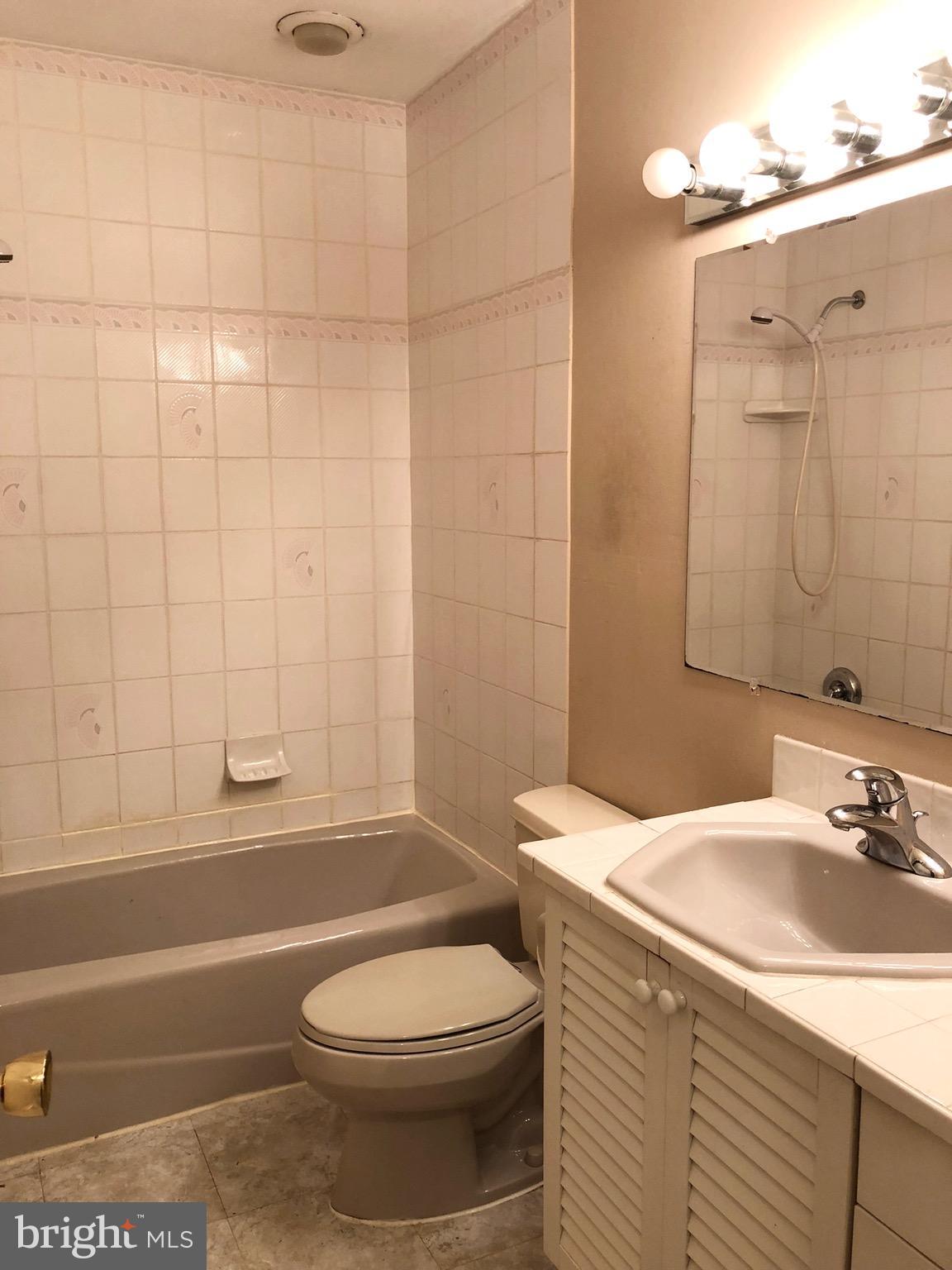 DALE CITY - Residential Lease