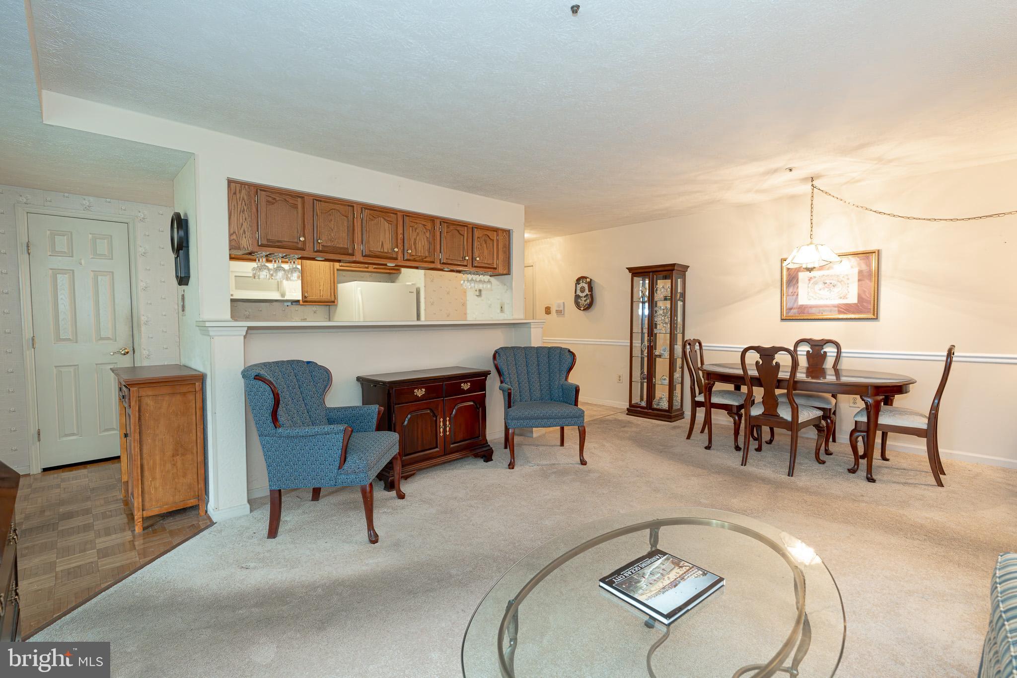 PERRY HALL COURTS - Residential