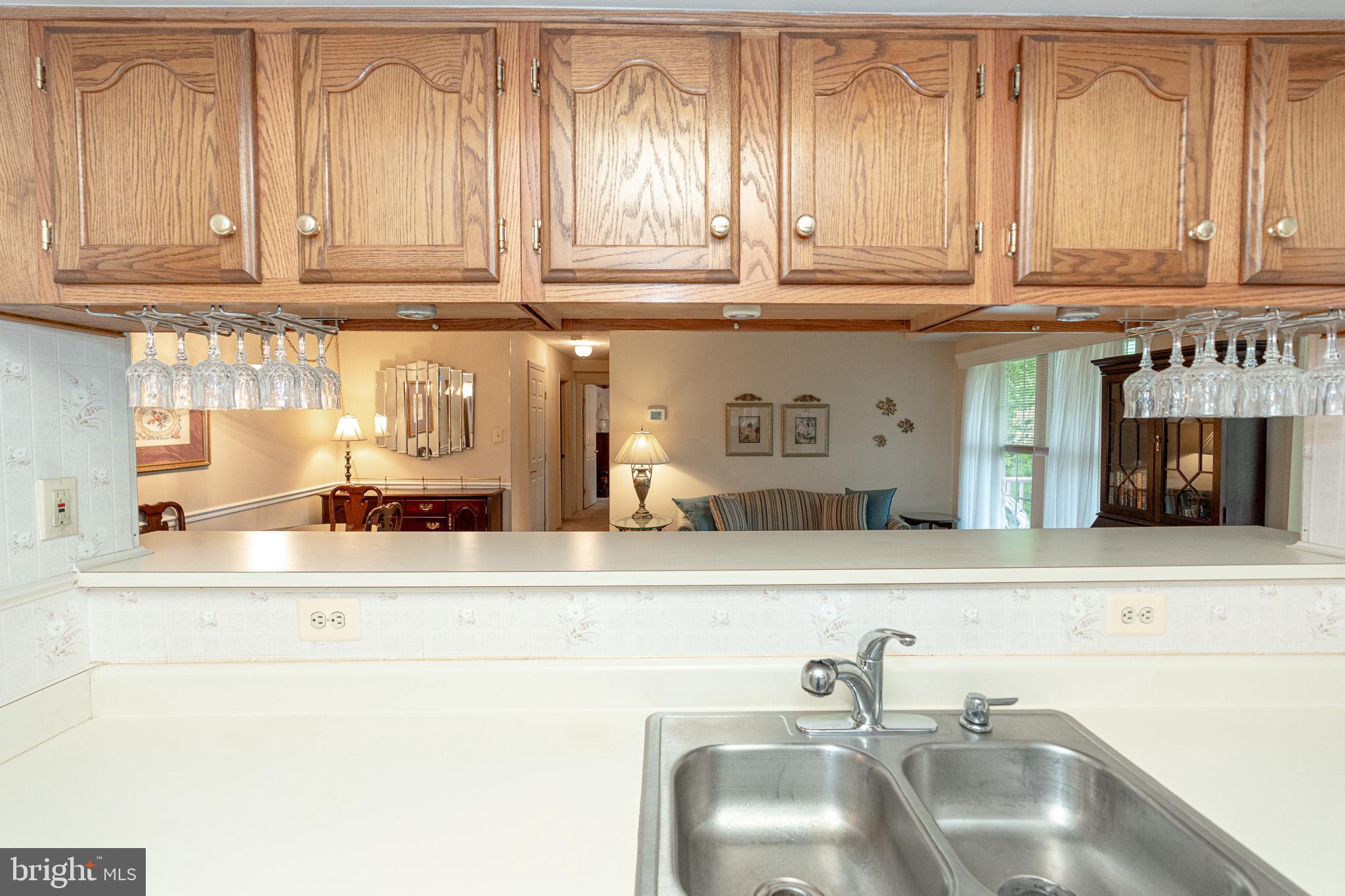 PERRY HALL COURTS - Residential