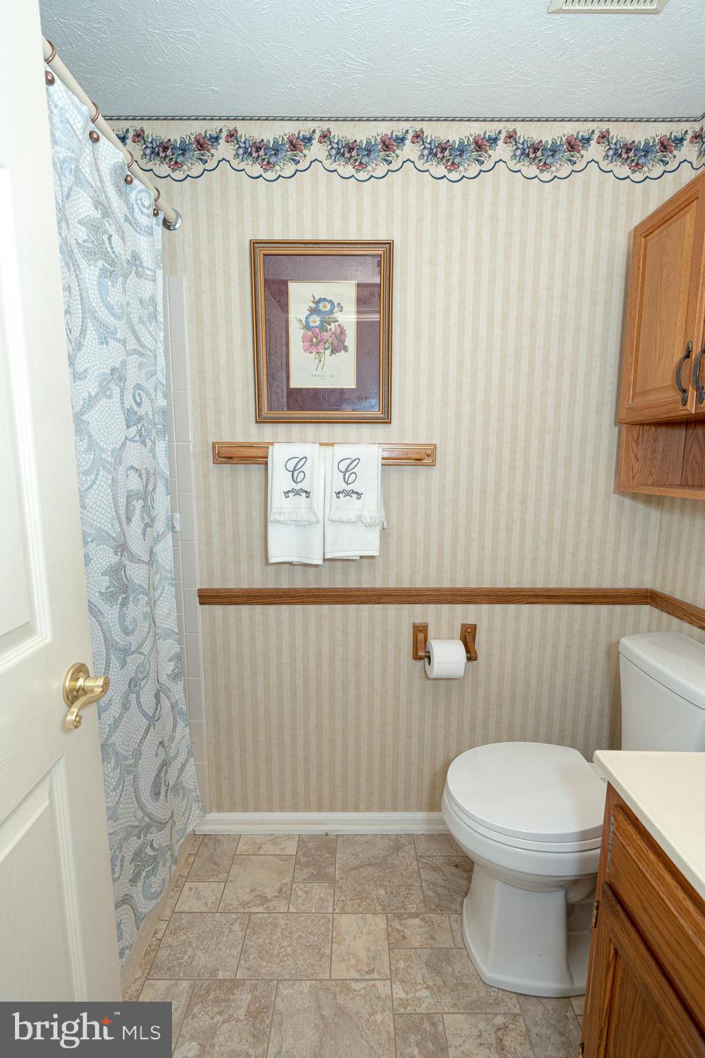 PERRY HALL COURTS - Residential