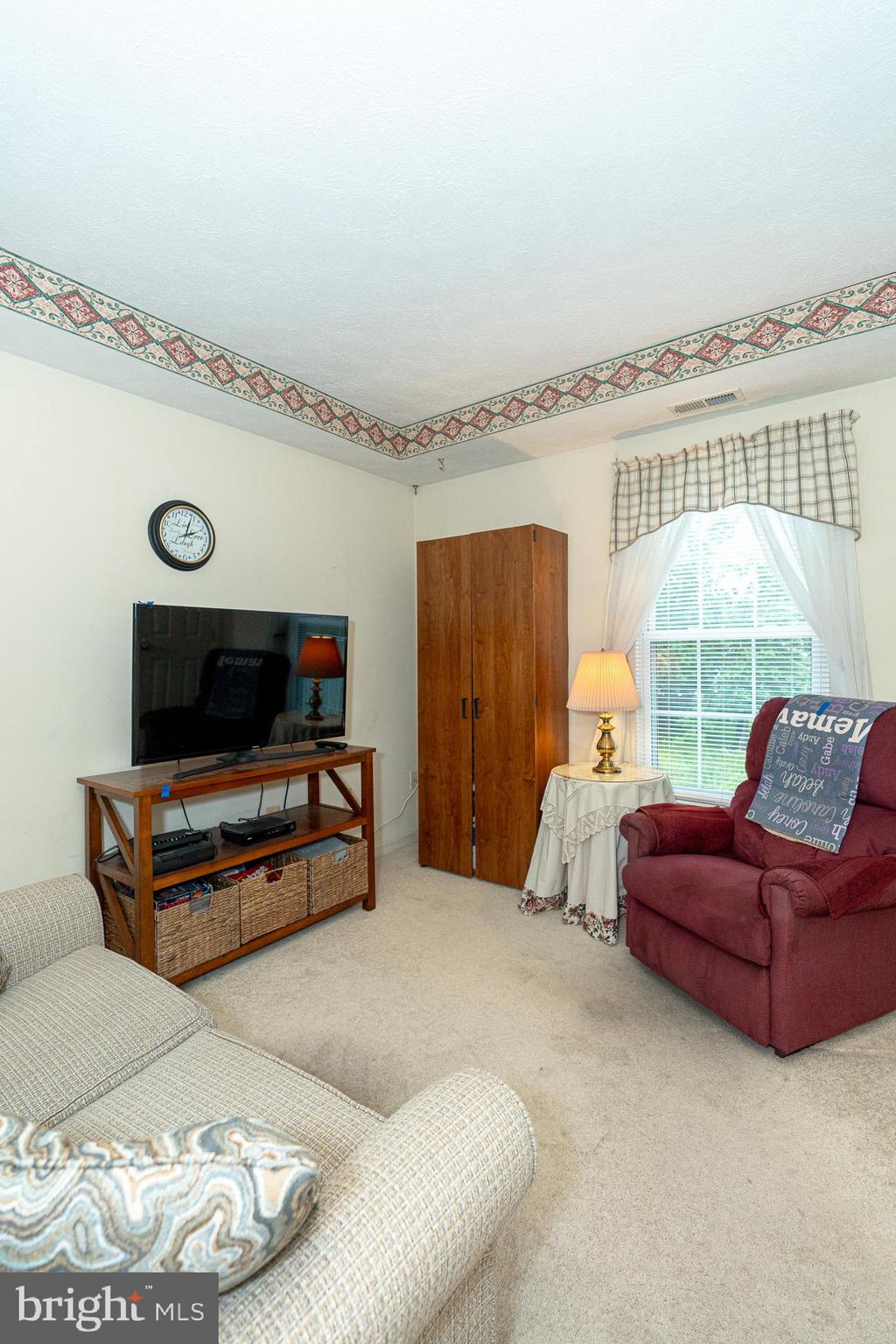 PERRY HALL COURTS - Residential