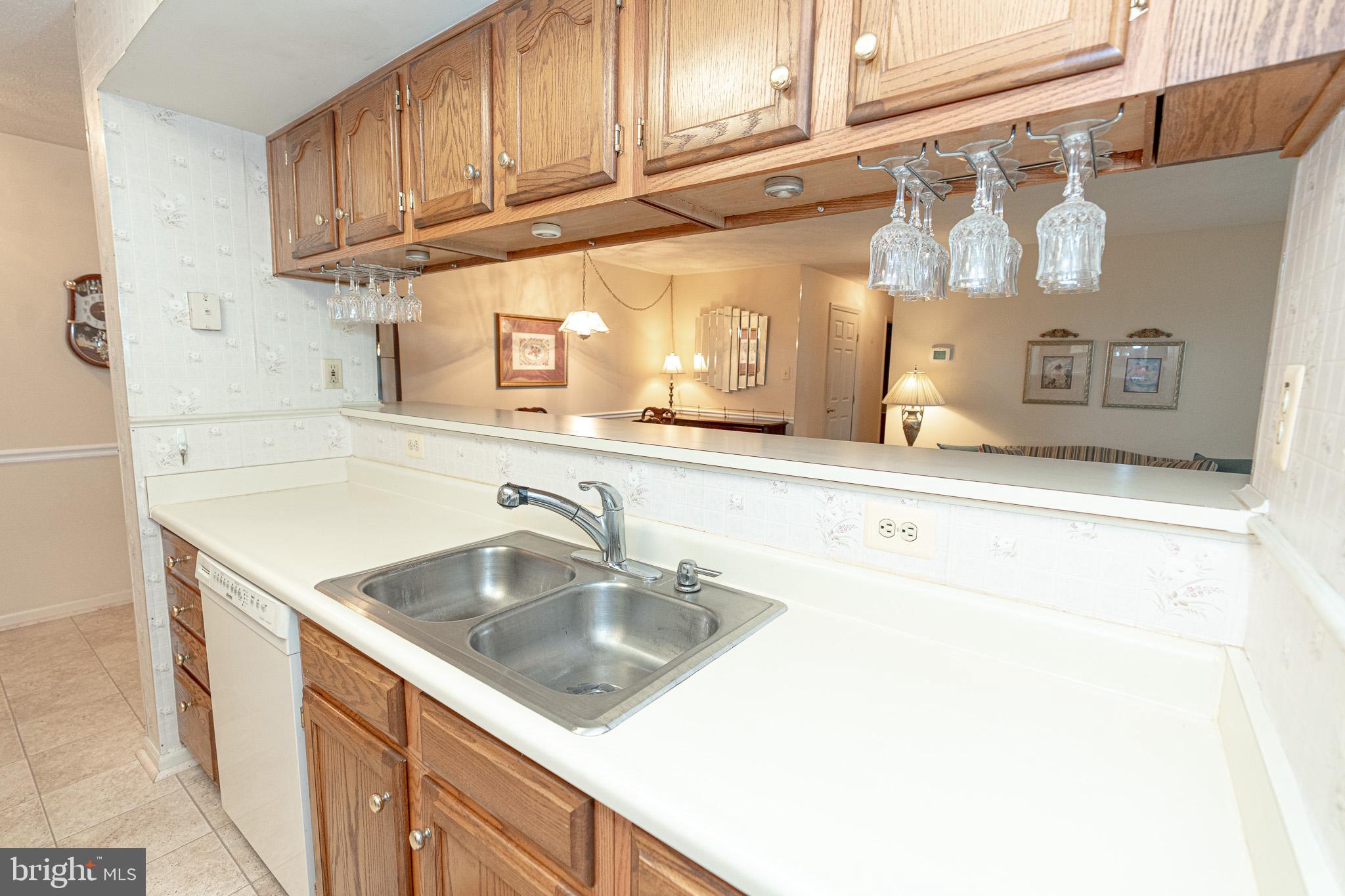 PERRY HALL COURTS - Residential