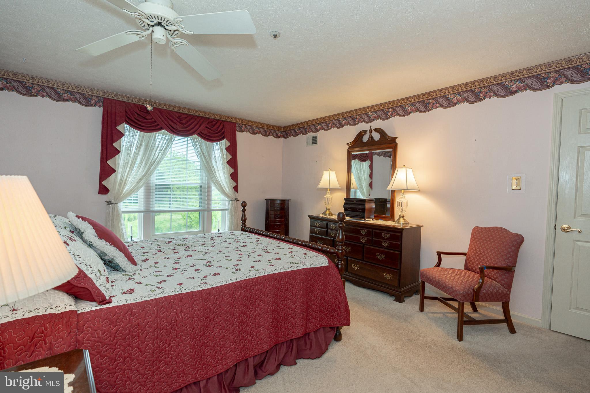 PERRY HALL COURTS - Residential