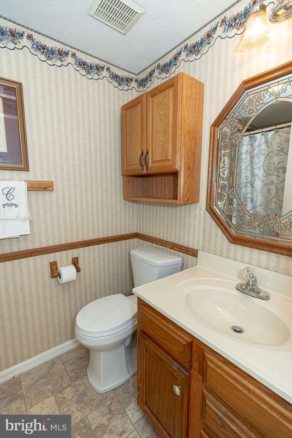 PERRY HALL COURTS - Residential