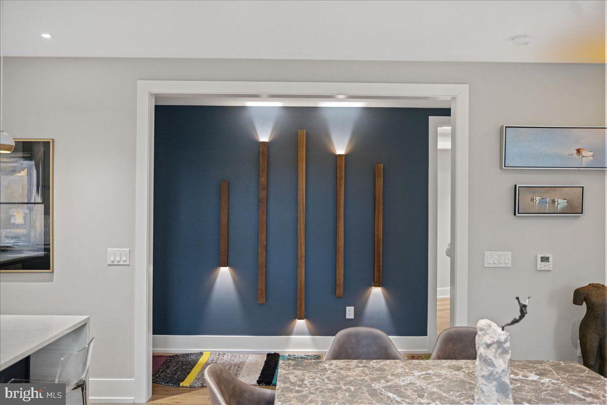 CHESTNUT HILL - Residential